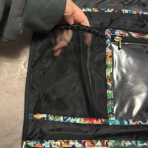 Nicole Miller hanging cosmetics organizer, colorful design, new - Picture 6 of 6